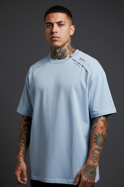 Buz Mavi Oversize Tişört – Relax Fit, Asimetrik Dikişli Modern Erkek T-Shirt