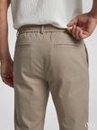 Erkek Bej Beli Lastikli Rahat Kesim Premium Chino Pantolon